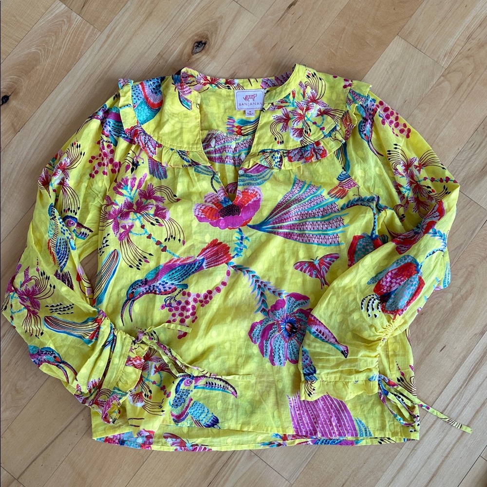 Banjanan floral top size medium